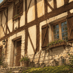 mur colombage maison façade automne